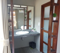Двухместный номер Standard с балконом двуспальная кровать в Slow Life Sabaidee Pai Bed & Breakfast