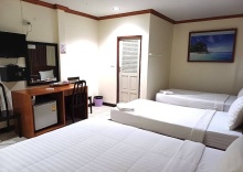 Четырёхместный номер Deluxe в Golden Bee PhiPhi Hostel