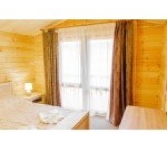 Двухуровневый 4-х местный коттедж в Морские Рифы