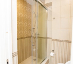 Улучшенные апартаменты с балконом в Alba inn apartments