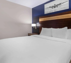 Двухместный номер Standard двуспальная кровать в Avion Inn Near LGA Airport, Ascend Hotel Collection