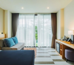 Двухместный номер Classic Pool Access двуспальная кровать в The Lunar Patong
