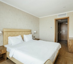 Стандарт c балконом боковой вид на море. Корпус 1 в Amza Парк