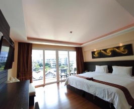 Двухместный номер Deluxe с видом на сад двуспальная кровать в R-Mar Resort and Spa