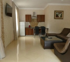 Люкс Дуплекс с балконом и с красивым видом из окна в Abaash Hotel Afon