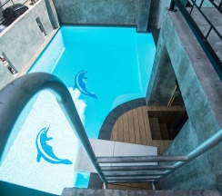 Номер Deluxe с балконом и с красивым видом из окна в Beehive Phuket Old Town - Hostel