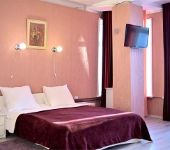 №9. Семейный номер с двуспальной кроватью, диваном и видом на Байкал в Прибой