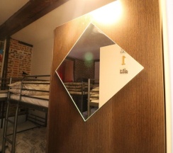 Кровать в общем номере с видом на город в I Love Madrid Hostel