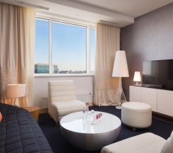 Номер полулюкс в Radisson Blu Belorusskaya Hotel Moscow