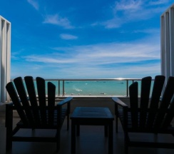 Двухместный номер Deluxe с видом на море двуспальная кровать в Baboona Beachfront Living