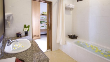 Трёхместный семейный номер Deluxe в Thai House Beach Resort