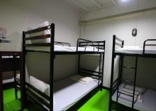 Кровать в общем номере (женский номер) в M House Hostel