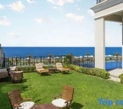 Люкс Royal с видом на бассейн в Kaya Palazzo Resort & Casino Girne