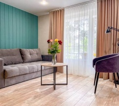Стандарт семейный улучшенный с балконом в Volna Family Resort