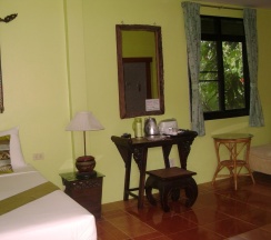 Бунгало с балконом в Chez Charly Bungalow