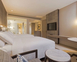 Четырёхместный номер Deluxe с балконом двуспальная кровать в Phuket Marriott Resort And Spa, Nai Yang Beach