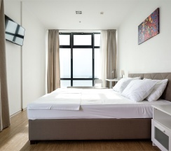 Семейные апартаменты с видом на море (4 этаж) в Real Apartments Sochi