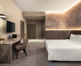 Полулюкс для людей с ограниченными возможностями с одной большой кроватью в Cosmos Selection Moscow Arbat