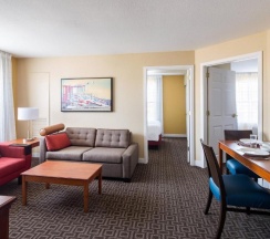Люкс с 2 комнатами в TownePlace Suites Los Angeles LAX/Manhattan Beach