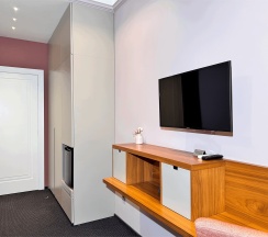 Улучшенный стандарт с 1 двуспальной кроватью в ITALYANSKAYA 29 Hotel