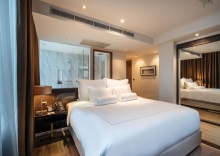 Люкс с 2 комнатами в MUU Bangkok Hotel