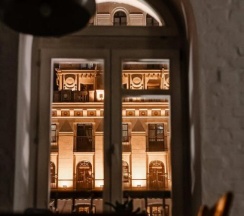 Студия Superior с красивым видом из окна в Апартаменты Стильная Студия в Башне Комплекса Ворота в Город