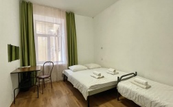 Комната комфорт с 3 односпальными кроватями в Simple Seasons Rooms (Симпл Сизонс Румс)