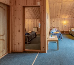 Четырёхместный люкс Superior рядом с пляжем в Ласточкин дом