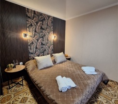 "ПАЛЬМА 6" Трехместный Комфортный номер с двуспальной кроватью одноместным диваном на 2 этаже в ГД "Цитрус" в Цитрус