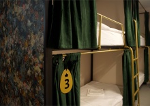 Кровать в общем 4-местном номере для мужчин и женщин в Guten Duck Moscow