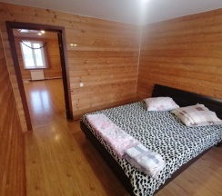 Коттедж с красивым видом из окна в Удачный