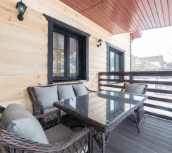 Таунхаус с электрическим камином в Лепота