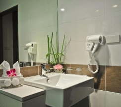 Двухместный номер Deluxe двуспальная кровать в ASHLEE Plaza Patong Hotel & Spa