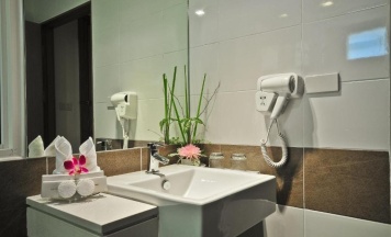 Двухместный номер Superior двуспальная кровать в ASHLEE Plaza Patong Hotel & Spa