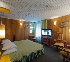 Коттедж «Падающий домик» в Vе art resort