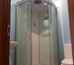 Номер стандарт улучшенный с 1 двуспальной кроватью в Вокруг света