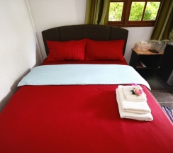 Двухместное бунгало Superior с красивым видом из окна двуспальная кровать в Areeya Resort