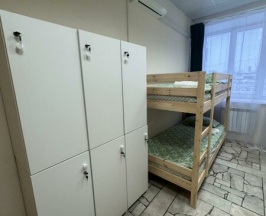 Шестиместный номер с двухъярусными  кроватями 206 в Уютный дом