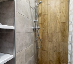 №6 Оранжевая (Капсула в 4х-местном общем номере с собственной душевой комнатой и санузлом) в Дип Слип