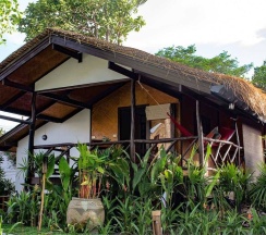 Бунгало Classic с красивым видом из окна в Отель Secret Garden Beach Resort