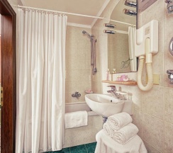 Трёхместный номер Standard в Hotel Firenze