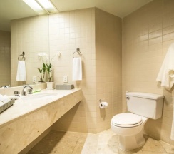 Двухместный номер Grand Deluxe c 1 комнатой с балконом (двуспальная кровать) в Chatrium Sathon Bangkok