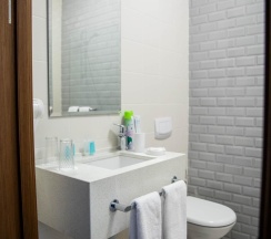 Номер стандарт улучшенный с 1 двуспальной кроватью в Хабаровск