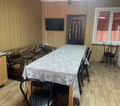 3 местный номер "Комфорт" с двуспальной и полутора спальной кроватями в Иван-Чай