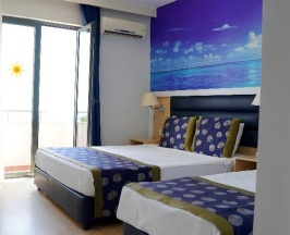Одноместный номер Standard с балконом и с видом на море двуспальная кровать в Club Aqua Plaza