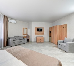 5-местный номер стандарт с террасой в Sea Family Resort & SPA