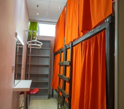 Женский четырехместный номер (Верхнее) в Sunny Sochi Hostel