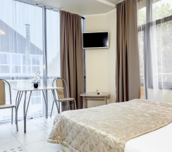 Семейный номер с кухней и балконом в Грант-1 by Viva Hotels Group