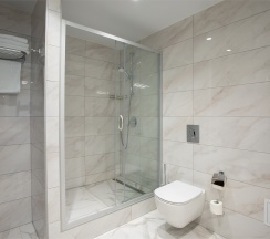 Улучшеный стандартный номер в Holiday Inn