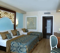 Четырёхместный номер Семейный с видом на море в J'adore Deluxe Hotel & Spa